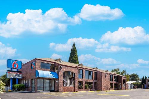 Canby Hotel | Motel 6-Canby, OR