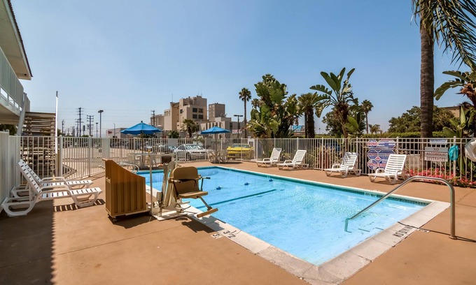 North Hills West Hotel | Motel 6 Sepulveda, CA - Los Angeles - Van Nuys - North Hills