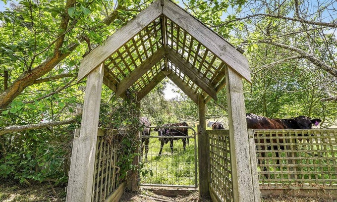 Mount Bolton House | Mount Bolton Retreat