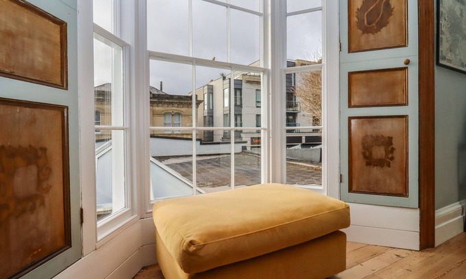 Clevedon Cottage | MOUNT LEBANON, character holiday cottage, with open fire in Clevedon