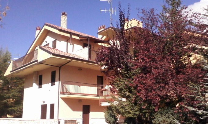 Campo di Giove Apartment | Mountain Holiday House with Garden, Terrace and Fireplace. Views