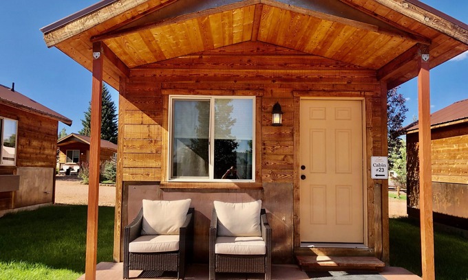 Hatch Hotel | Mountain Ridge Cabins and Lodging