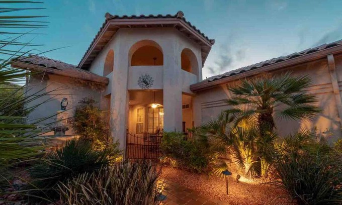 Pinnacle Hill House | Mountain View Hide Away with Heated Pool