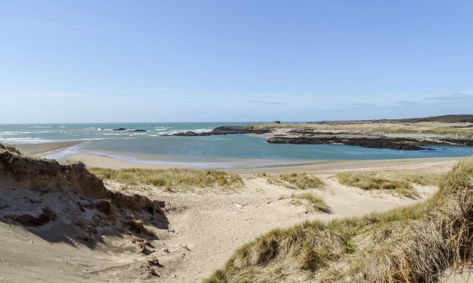 Caergeiliog Cottage | Mountain View Lodge 2