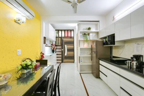 New Friends Colony Apartment | Moydom Nice & Cosy Private 1 BHK Apartment OPP NFC market