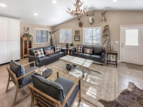 Peoa House | MTN Meadow Retreat near PC