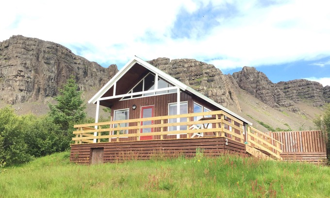 Borgarnes Cabin | Múlakot 2 - Cabin In a Beautiful location with stunning view´s from the porch