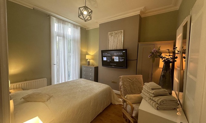 Herne Hill House | My Sky London House Near Attractions