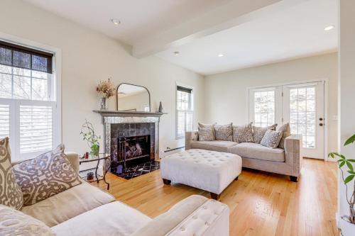 Old Mystic House | Mystic Retreat with Patio and Grill Walk to River!