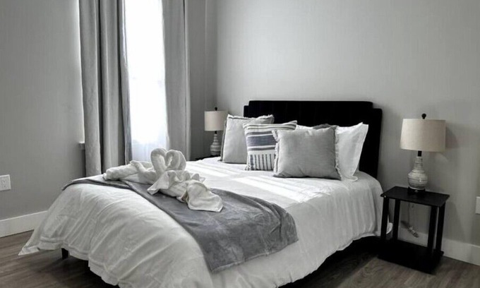 Albany Apartment | N E W Modern 1 Bedroom RARE Apt w office spacenn