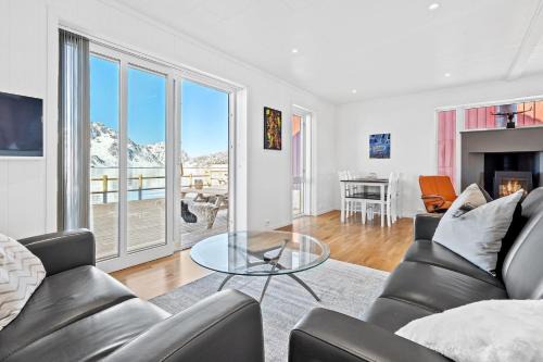 Vestvagøy House | Nappstraumen Seafront Cabin, Lilleeid 68