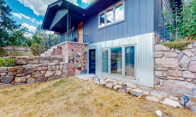 Hermosa Apartment | Narrow Gauge Nook