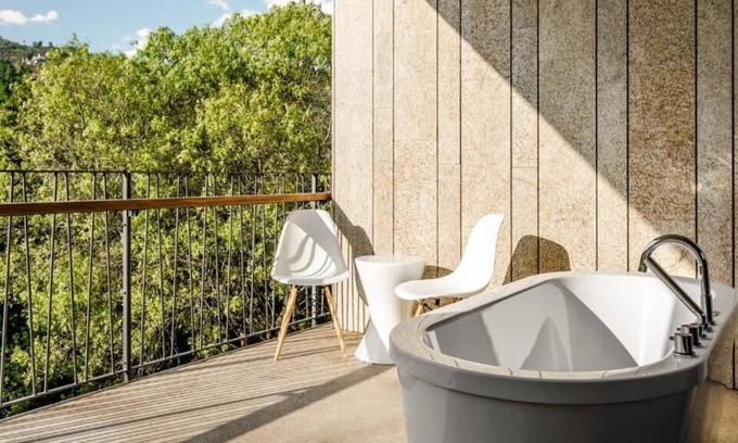 Balocas House | Nature Retreat with this Amazing Apt. | Balcony with Hot tub | 3 Swimming Pools