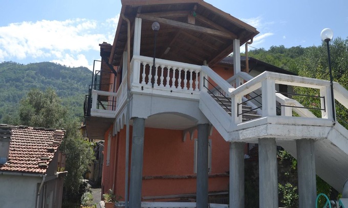 Costa House | Nature Retreat in Testico