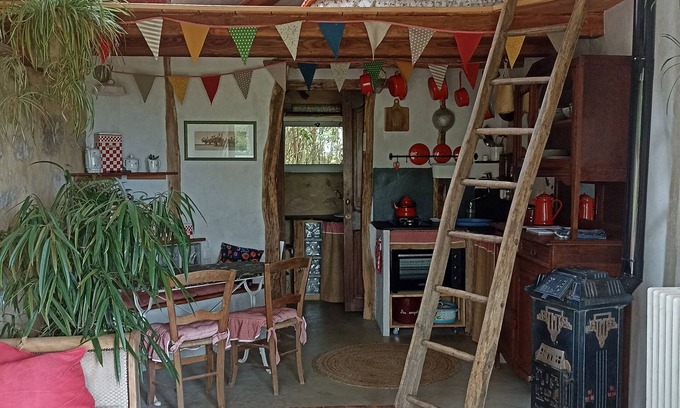 Montjoie-en-Couserans Apartment | Nature studio at Clos Goutilles: a secluded farmhouse for a return to basics