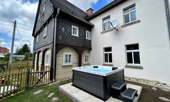 Grossschoenau Apartment | Naturpark-ferienhaus Hexe mit Whirlpool, Sauna, Garten