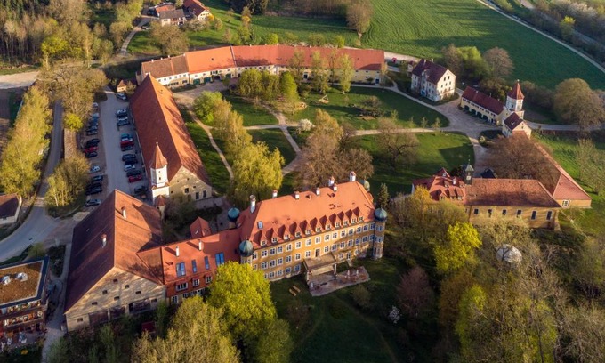 Klingen Hotel | Naturschlosshotel Blumenthal