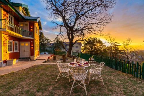 Shimla Villa | Nau Nabh Cottage by VEO - Part of StayVista