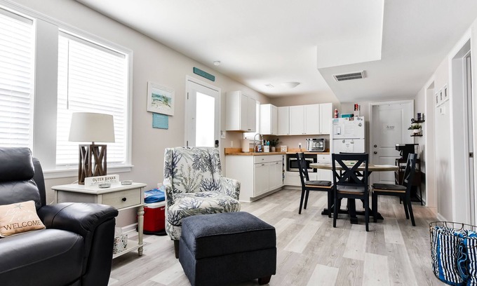 Colington Apartment | Nauti Beaches 2 KING Bedroom Apt located in KDH - MP7, sleeps 4