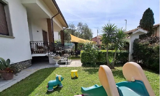 Fiumaretta Villa | Near beaches, 3 rooms, garden, parking spaces, nearby:Lerici and 5 Terre
