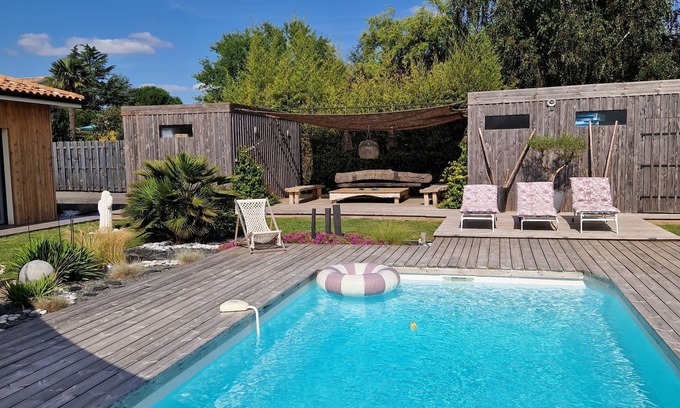Faleyras Villa | Near BORDEAUX, ST EMILION, BELLE DES VIGNES 8PERSONNES PRIVATE SWIMMING POOL