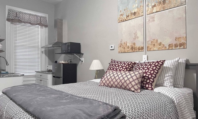 Fan District Condo | Nest & Rest/Free Parking/Museum/City Access