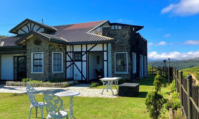 Nuwara Eliya Cottage | Nestled with warm hospitality, intercontinental cuisine and panoramic view