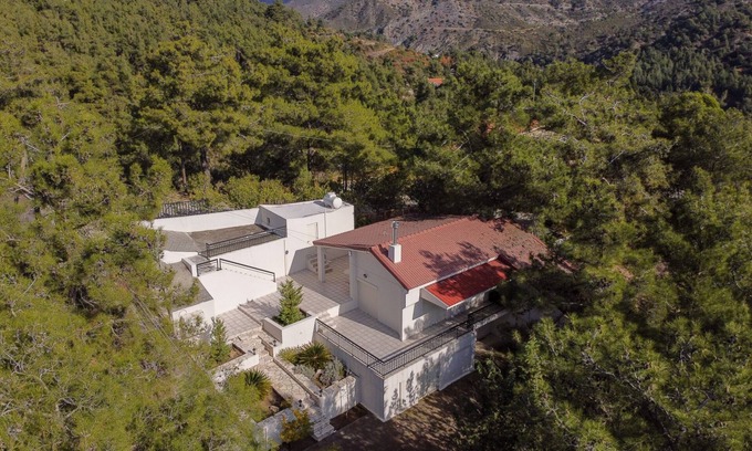 Moniatis Villa | Nestor Hillside House