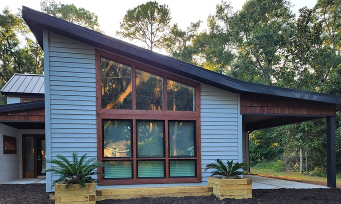 Saint Simons Heights House | New 1250sqft stylish 2bd 2bth cottage AC/WiFi full kitch sunny St. Simons Island