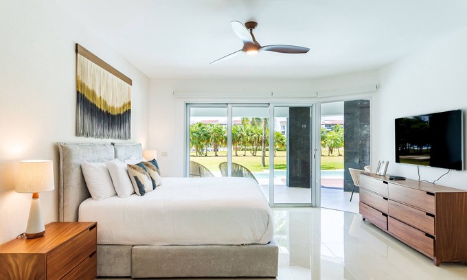 Puerto Juarez Apartment | NEW 2 BR Apt SWIM UP at Mareazul Resort Sleeps 6