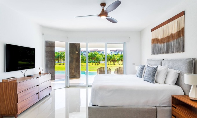 Puerto Juarez Apartment | NEW 2 BR Apt SWIM UP at Mareazul Resort Sleeps 6