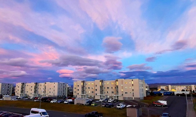 Arbær Apartment | New and beautiful spacious pent-house apartment