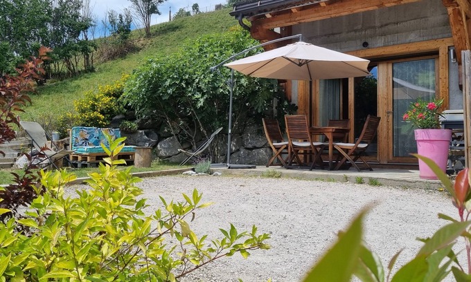 Manigod Apartment | New and warm apartment in south facing chalet in Manigod