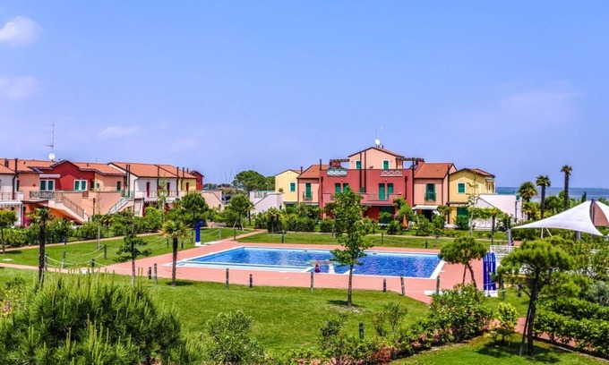 Aprilia Marittima Apartment | New Apartment Lignano - Aprilia with sea view and pool