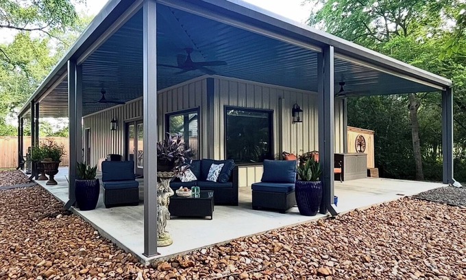 Iola House | New construction modern guesthouse located close to Texas A&M and Kyle Field