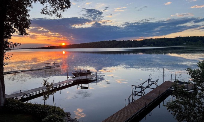 Ottertail Cabin | NEW Cozy Lakeside Retreat, Gorgeous Sunset Views and Firepit!