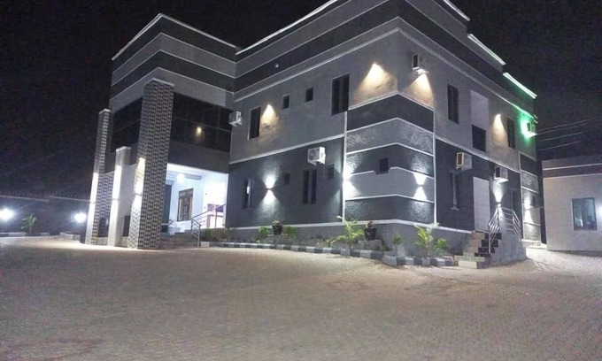 Jos Hotel | New Diamond Suites and Apartment Jos
