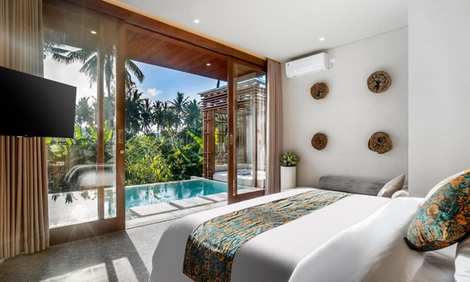 Peliatan Villa | New! Elegant & Private 1BR Villa with Pool in Ubud