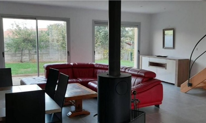 Saint-Symphorien-sur-Coise House | New villa in the mountains of Lyon