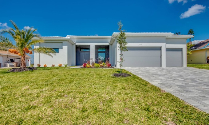 Mariner House | NEW - Heated Pool & Spa - Lake - Western Exposure