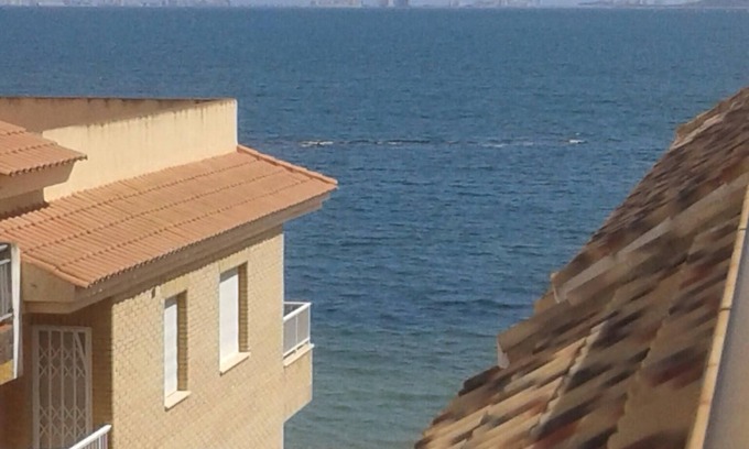 Los Alcazares Apartment | NEW high quality 65M2 one bed room apartment. 20m from beach. free wifi.