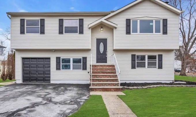 Osbornsville House | NEW Home Away From Home! Only 7 Min to Beach!