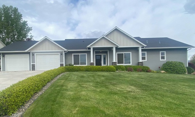 Clarkston Heights-Vineland House | New Home near Quail Ridge