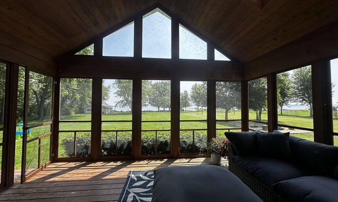 Van Dyne House | New listing. Charming 3-bedroom lake house in Van Dyne. 10 miles from EAA.