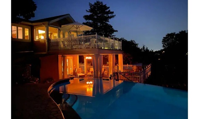 Fairfax House | NEW LISTING - Mountain View Estate