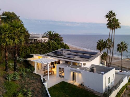 Pacific Palisades House | New Listing OceanFront Villa by Colby & Conrad