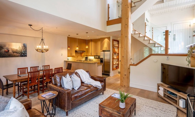 Nordic Estates House | NEW LISTING | Recently Updated | Ski-In/Out | Hot Tub | Garage | Managed by Aloha Whistler