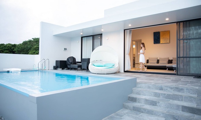 Motobu Villa | NEW! Luxury villa with private pool! Please enjoy a completely private moment, limited to one couple per day.