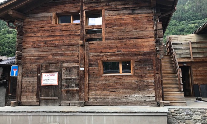 Le Chable Apartment | New, Modern, Pretty One Bedroom Apartment in the Heart of Le Chable