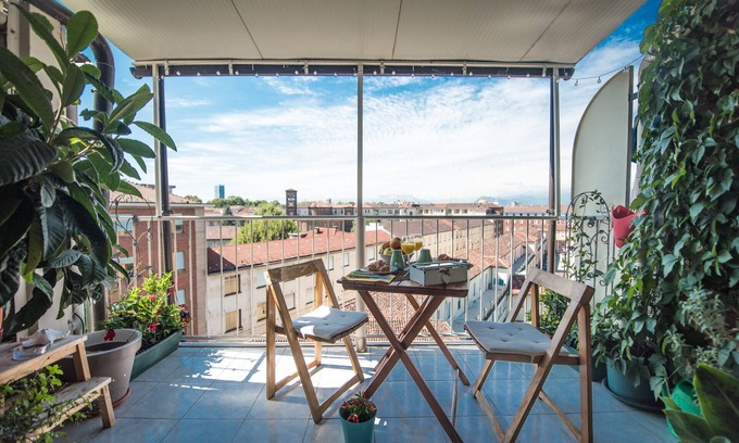 Borgo Dora Apartment | New picturesque and central penthouse, with a splendid view of the mountains